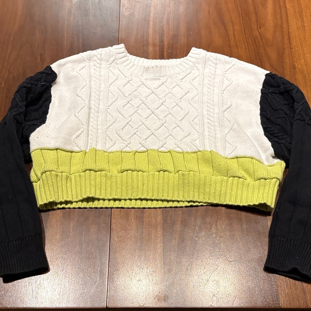 Kendall & Kylie Cream and Yellow Cable Knit Sweater